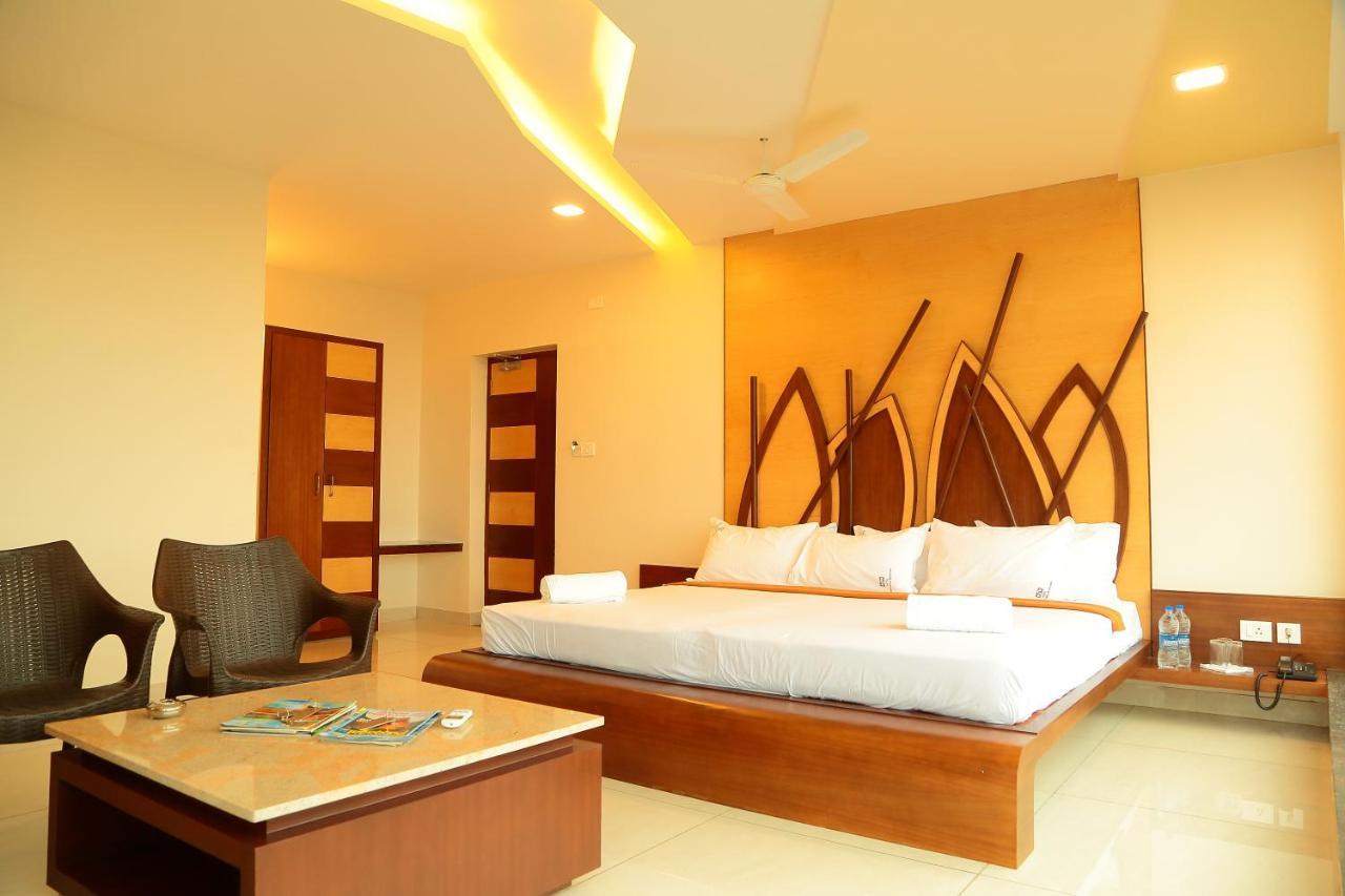 Annai In Saravana Bhavan Fine Stay And Restaurant Velankanni Exterior foto
