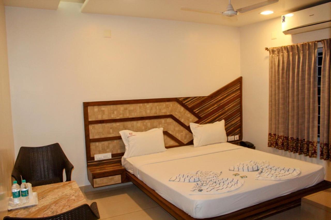 Annai In Saravana Bhavan Fine Stay And Restaurant Velankanni Exterior foto
